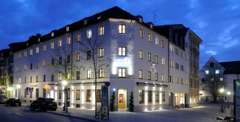 Blauer Bock Hotel GmbH & Co KG - Front-Office